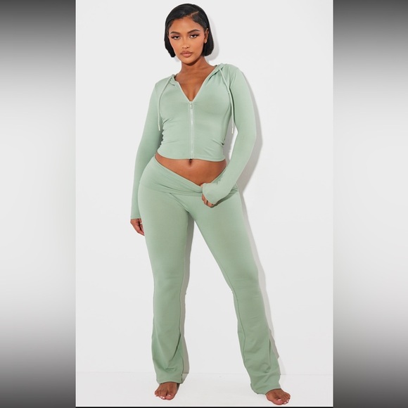 PrettyLittleThing Pants - PrettyLittleThing Sage Green Women's Jogger Set